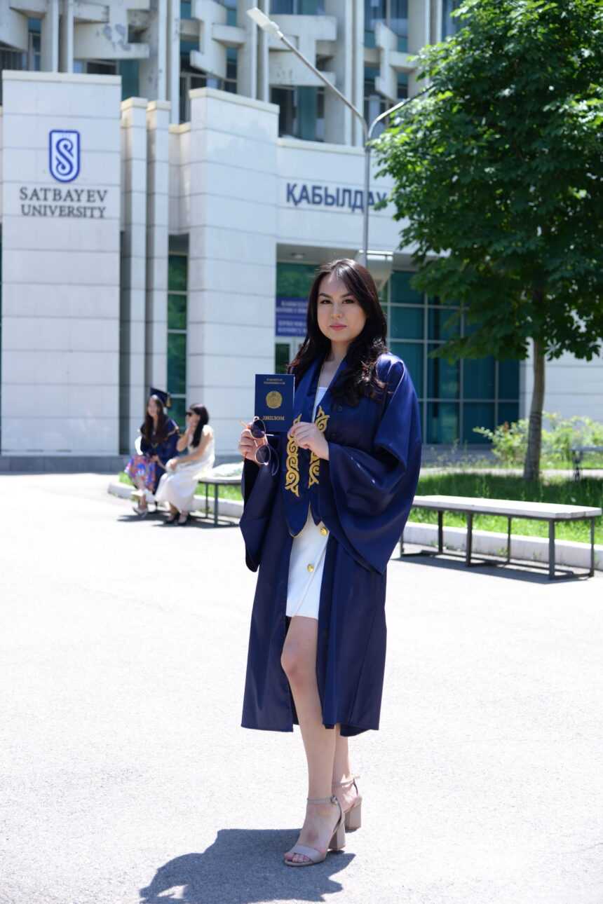 Качественный пошив мантии