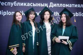Торжественная мантия выпускника